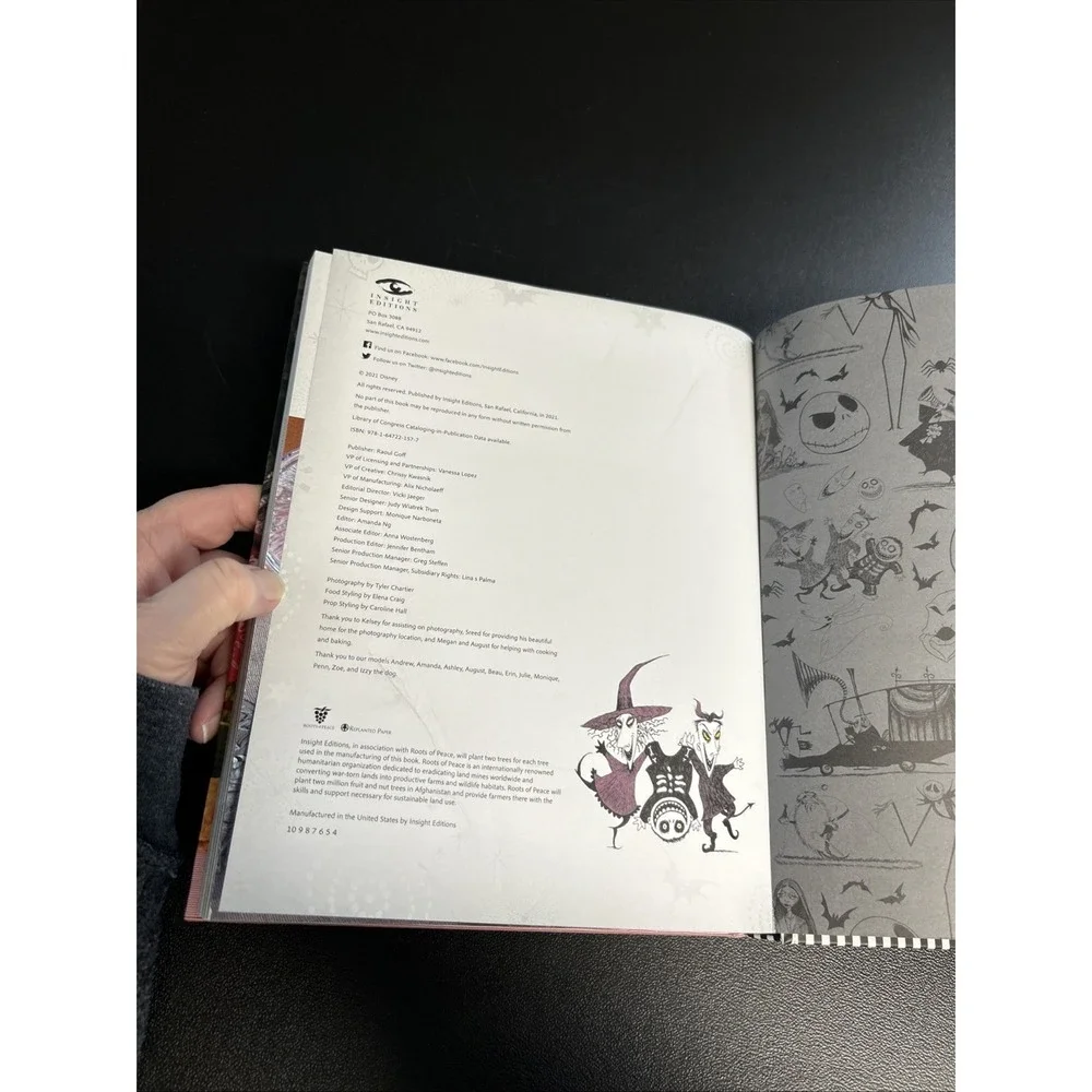 Disney The Nightmare Before Christmas The Official Cookbook & Entertaining Guide